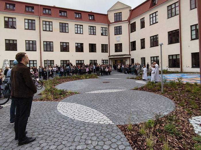Rugsėjo 11 minime gimnazijos gimtadienį