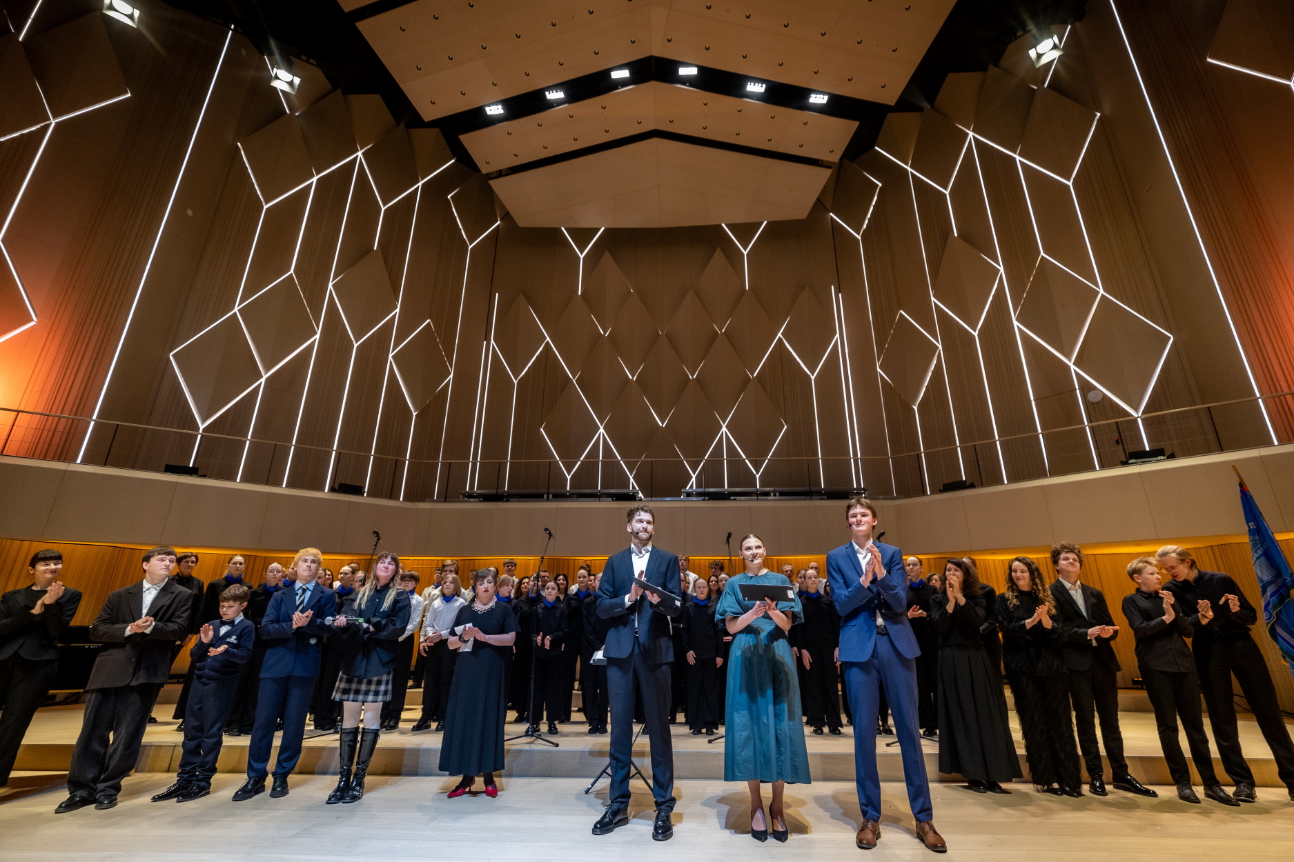 Koncerto atlikėjai ir vedėjai LVSO scenoje